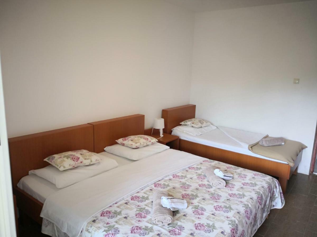 Guesthouse Dupin Vlašići Eksteriør bilde